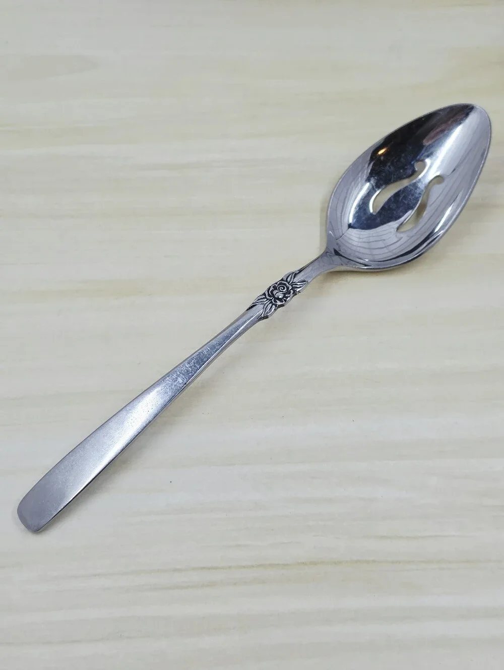 Ekco Bellisima Grand Prix Silverware 12 Pieces Spoons Single Flower Stainless